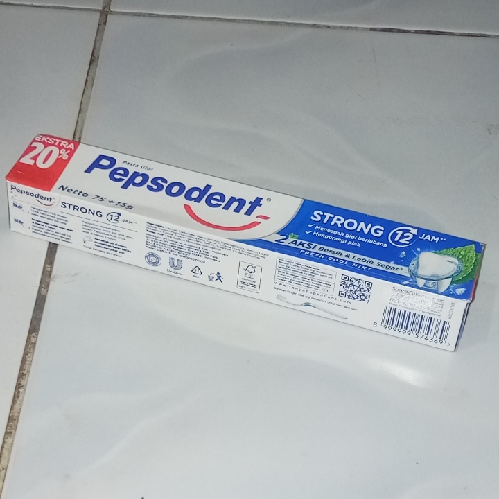 Pepsodent Strong 12 Jam Fresh Cool Mint