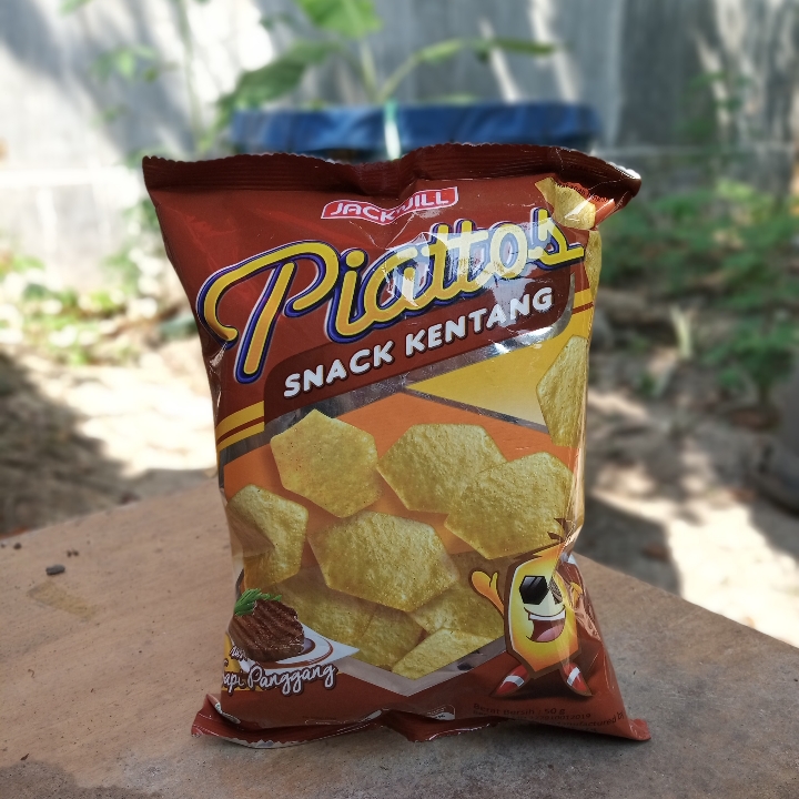 Piattos Rasa Sapi Panggang 50 Gr 2