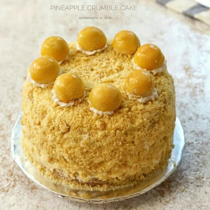 Pineapple Crumble Cake