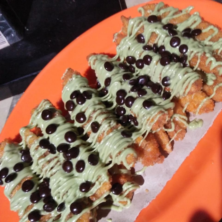 Pisang Crispy Steak Coklat Rasa Greentea Topping Choco Chip 