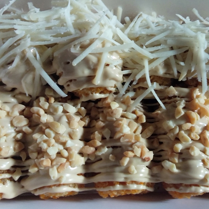 Pisang Crunchy Tiramisu Keju Kacang