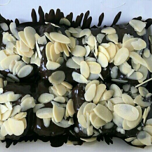 Pisang Nugget Chocolate Topping Full Almond