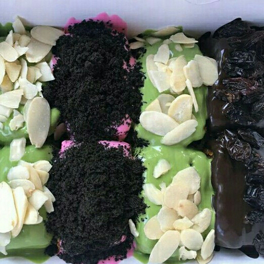 Pisang Nugget Greentea Straw Coklat Topping Almond Oreo Cip