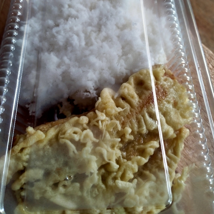 Pisang goreng ketan