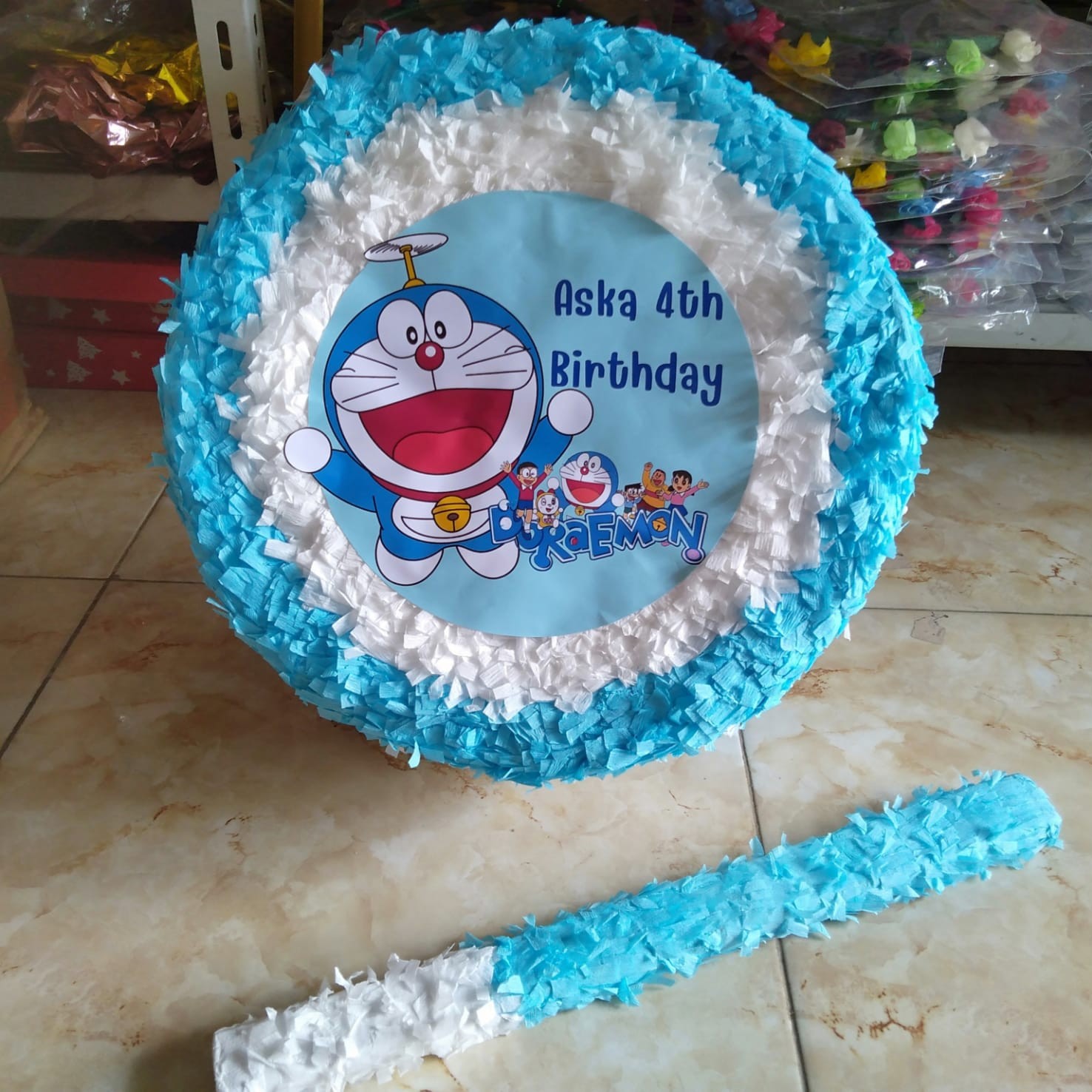 Pita Bulat Biru Putih Doraemon