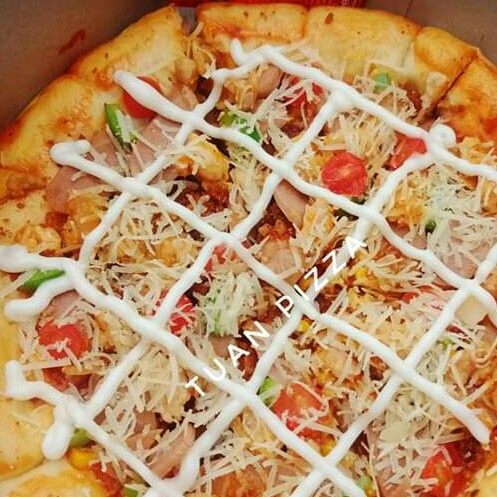 Pizza Ayam Abon Sosis Pinggiran Isi