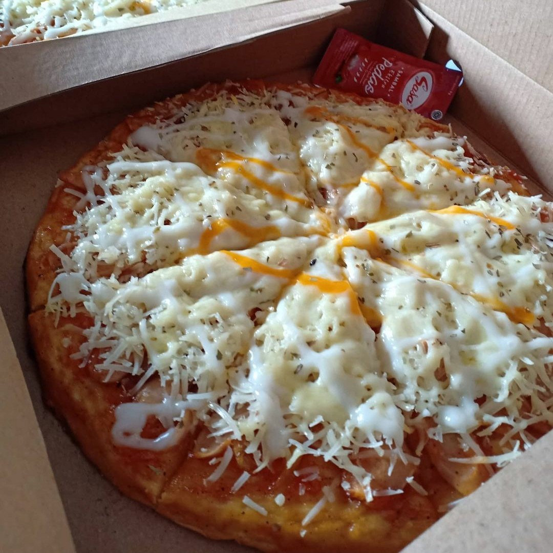 Pizza Ayam Full Keju Mozarella Mix Ceddar Tanpa Pinggiran Sosis 4