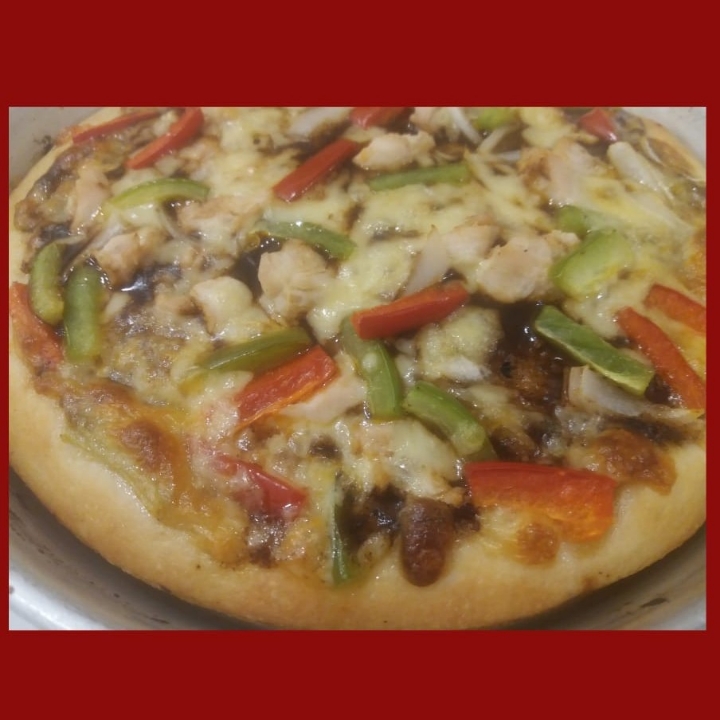 Pizza Ayam Lada Hitam Pinggiran Double Cheese Ukuran Besar 