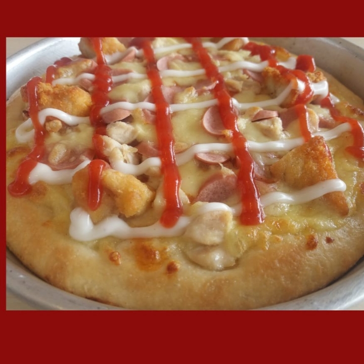 Pizza Chicken Lover Bbq Tanpa Pinggiran Ukuran Sedang 