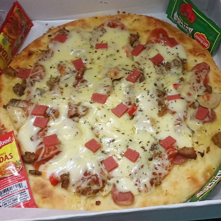 Pizza Daging Mozarela Medium