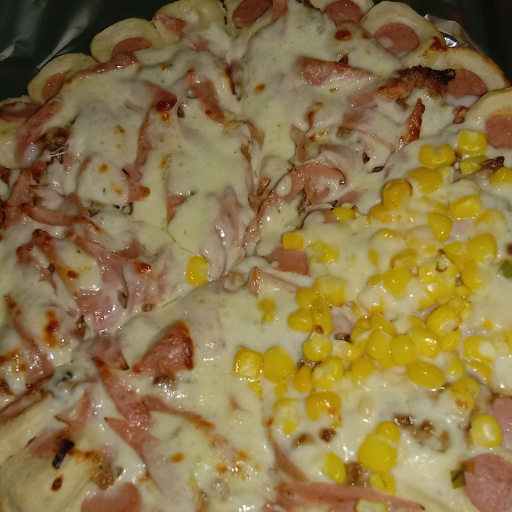 Pizza Dgn Toping Sosis No Pedas Dgn Keju Mozzarella