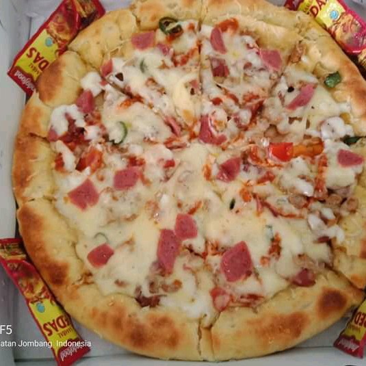 Pizza Pinggiran Keju Mozarella Large 32cm