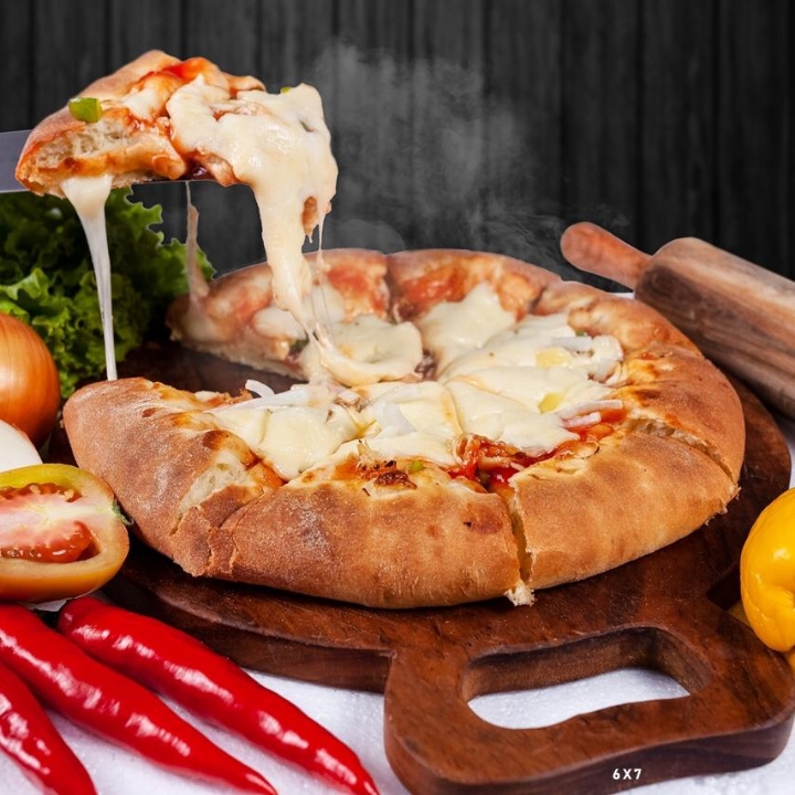 Pizza Pinggiran Keju Ukuran M