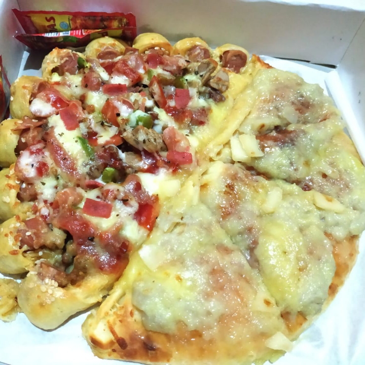 Pizza Pinggiran Mix Durian Keju Mozarell Large 32cm