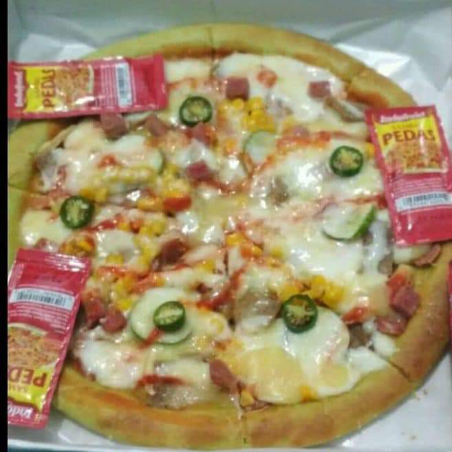 Pizza Sayuran Sosis Large 32cm