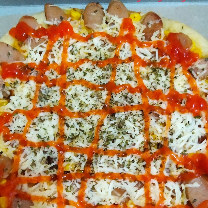 Pizza Sosis Jagung Keju