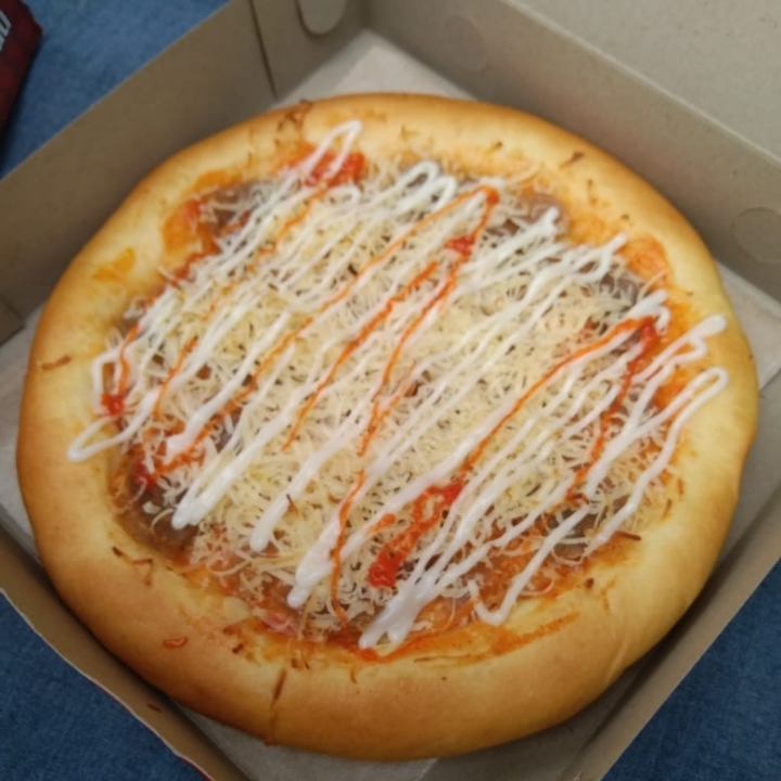 Pizza Ukuran 18cm Plus Keju