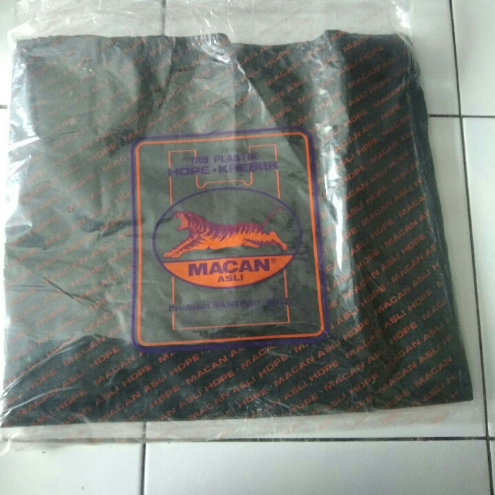 Plastik Macan Semi Jumbo