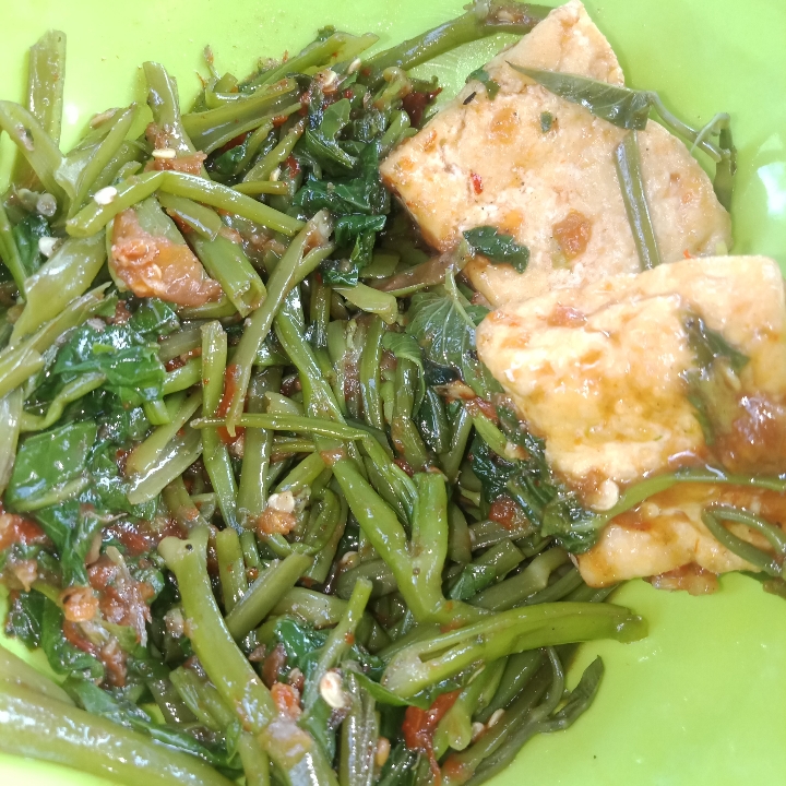 Plecing Kangkung Tahu Bumbu Siram 