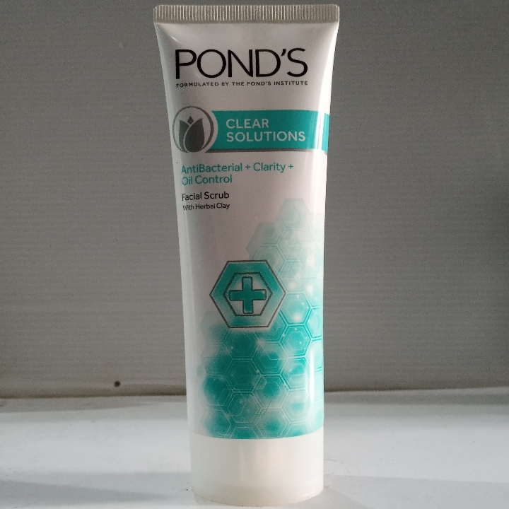 Ponds Clear Solutions Facial Scrub