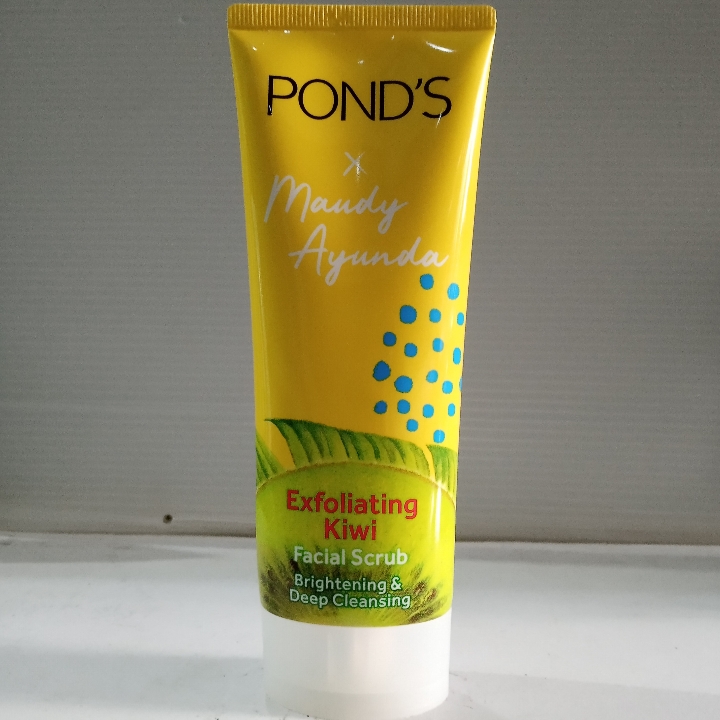 Ponds Maudy Ayunda Facial Scrub