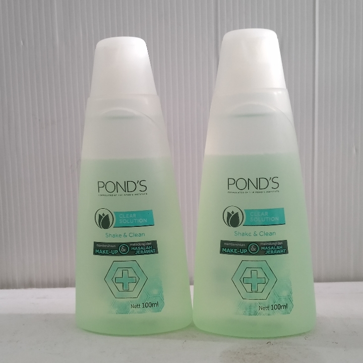 Ponds Shake and Clean