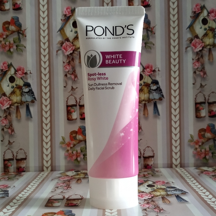 Ponds Spot Less Facial Scrub 