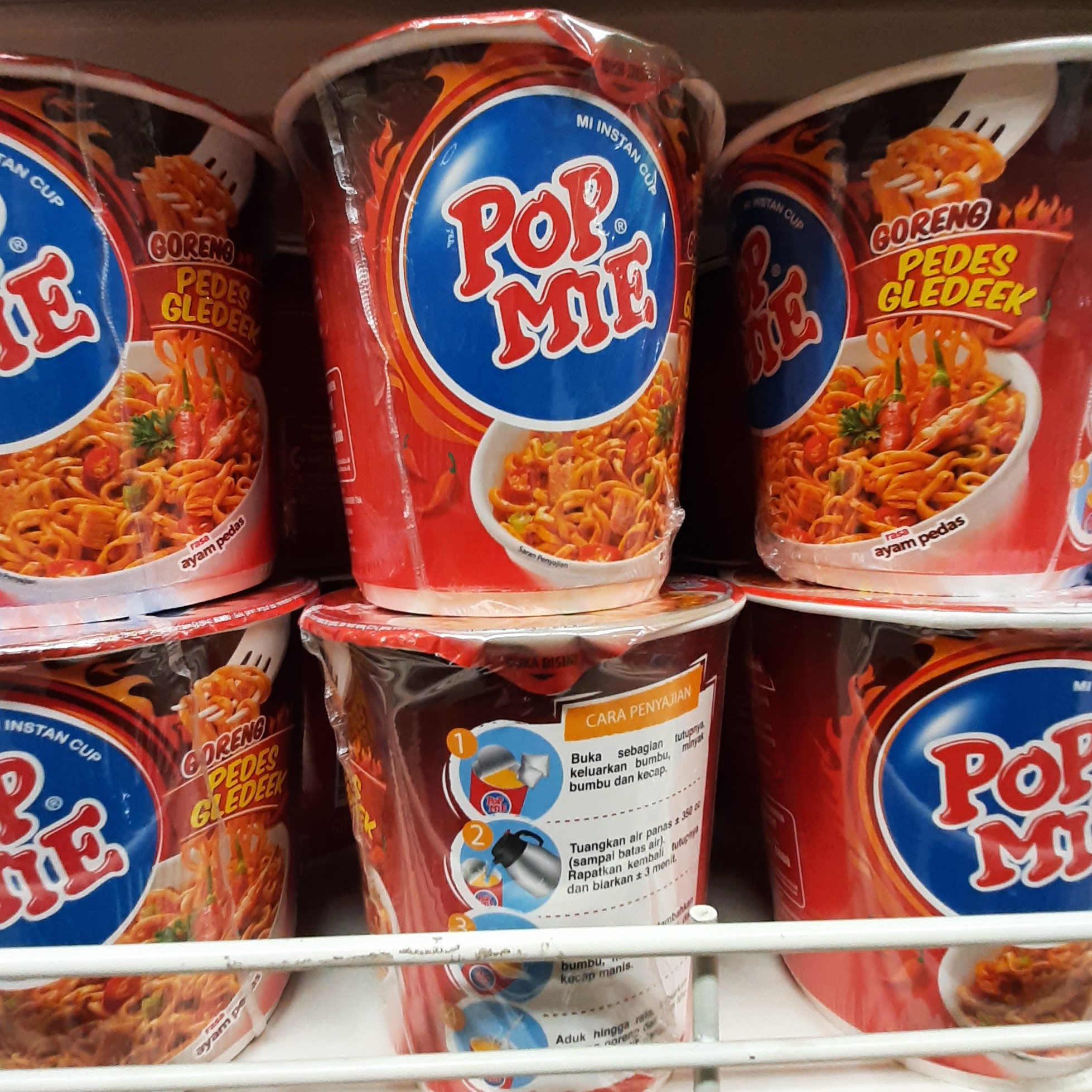 Pop Mie Pedes Gledek