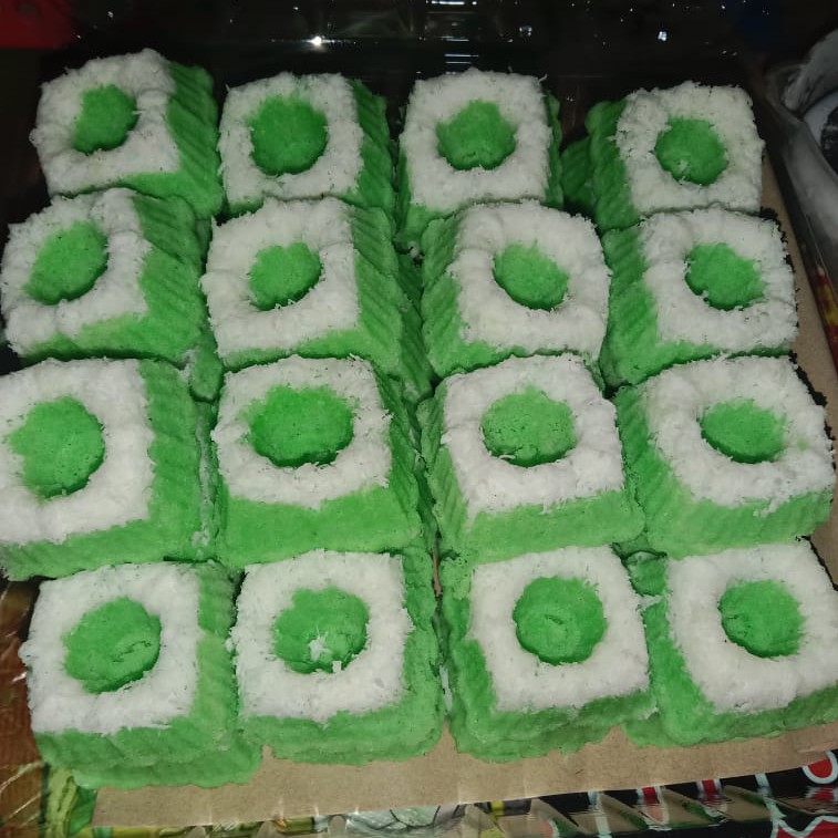 PUTU AYU