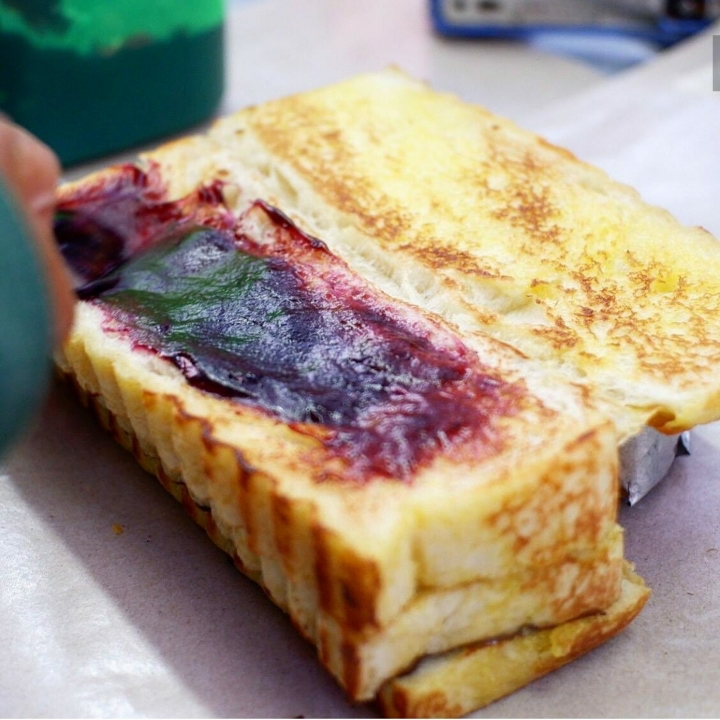 ROTI BAKAR COKLAT-BLUEBERRY 