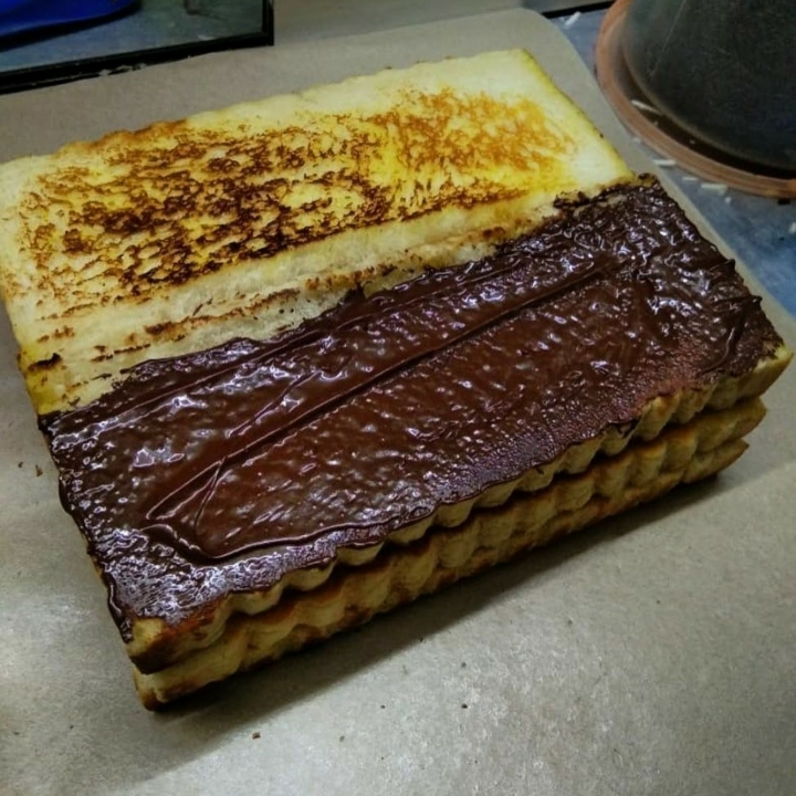 ROTI BAKAR COKLAT CAMPUR 