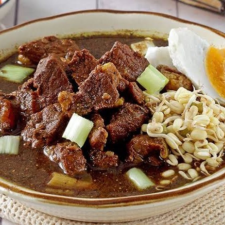 Makanan Rawon Sapi