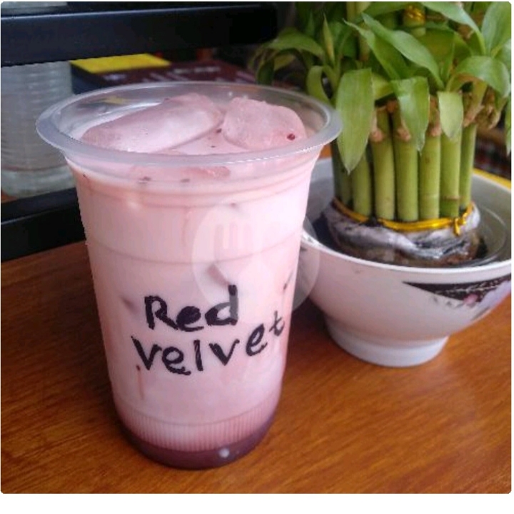 Red Velvet Latte