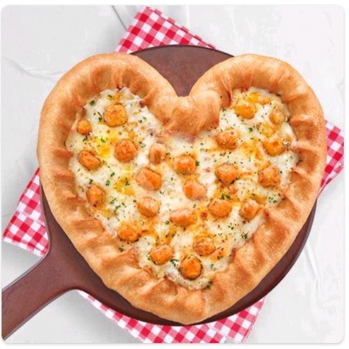 Regular Heart Pizza