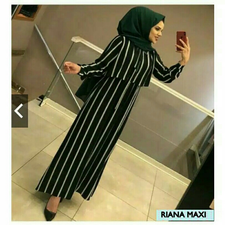 Riana Maxy Black