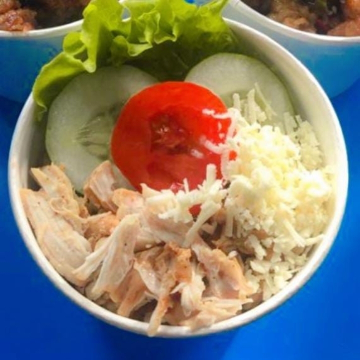 Makanan Rice Bowl Nasi Goreng Keju Dan Ayam Suwir