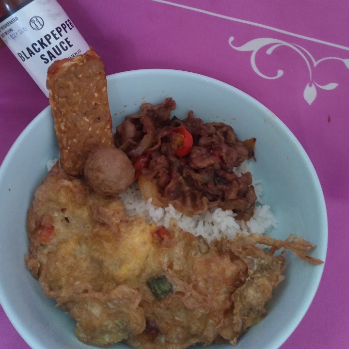 Ricebowl Us Slice Beef Blackpaper Telur Dadar Rawit Tempe Bakso