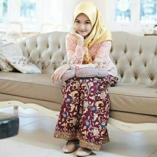 Rok Entik Songket dan Batik Panjang Bali Bawahan Wanita Muslim Hijab 2