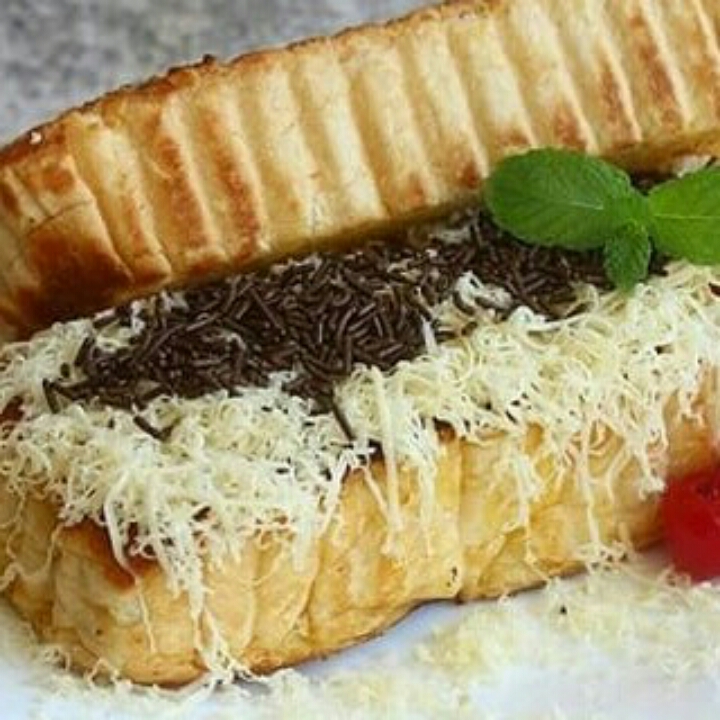 Roti Bakar Keju strawbery