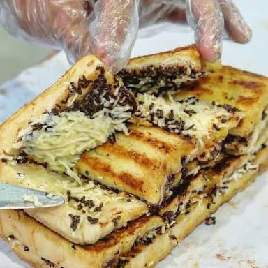 Roti Bakar Coklat Keju Campur