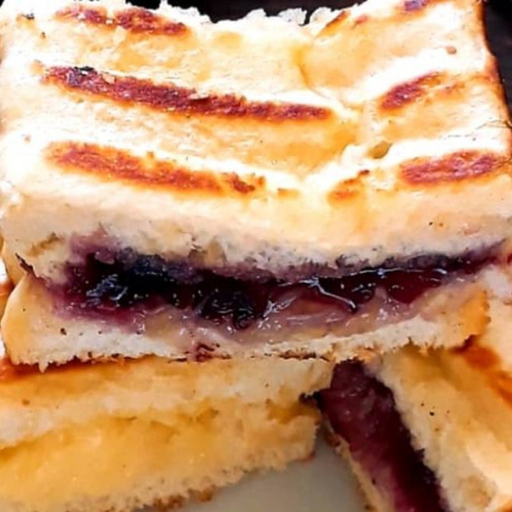 Roti Bakar Blueberry