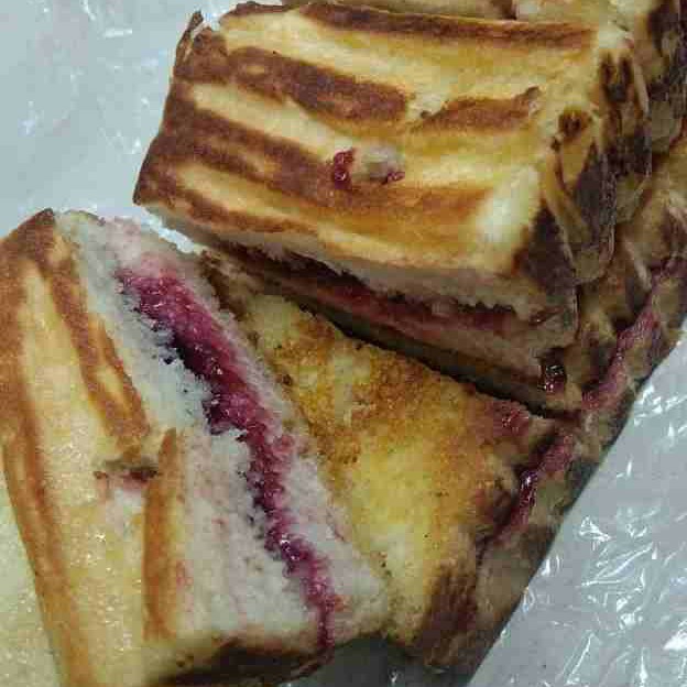 Roti Bakar Blueberry