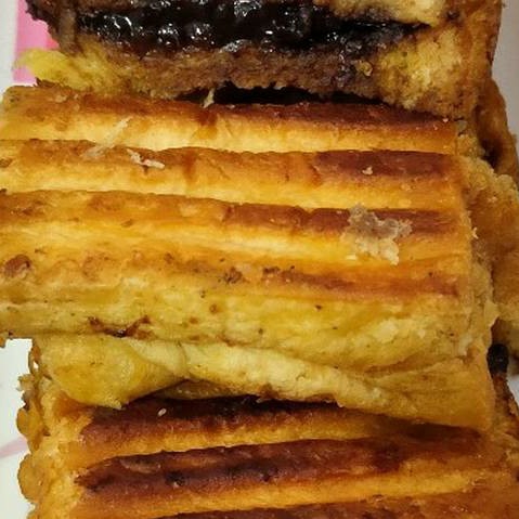 Roti Bakar Cokelat Blueberry