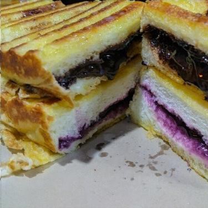 Roti Bakar Coklat Blueberry