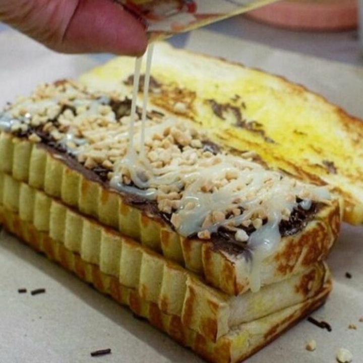 Roti Bakar Coklat Kacang