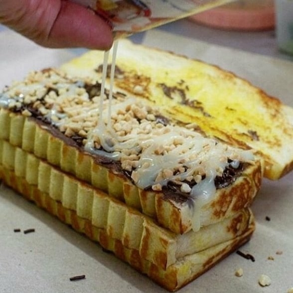 Roti Bakar Coklat Kacang