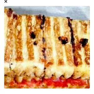 Roti Bakar Coklat Strawberry