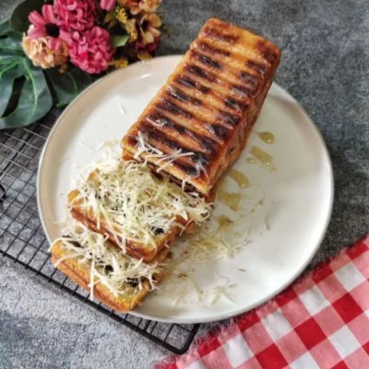 Roti Bakar Keju Kacang 