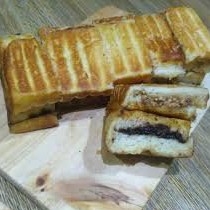 Roti Bakar Keju Kacang