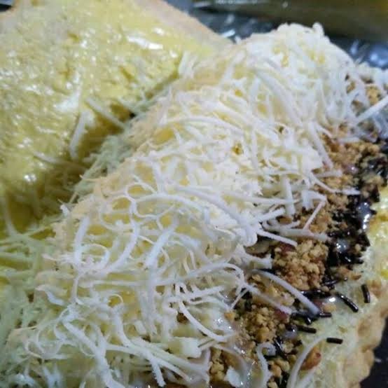 Roti Bakar Keju dan Kacang